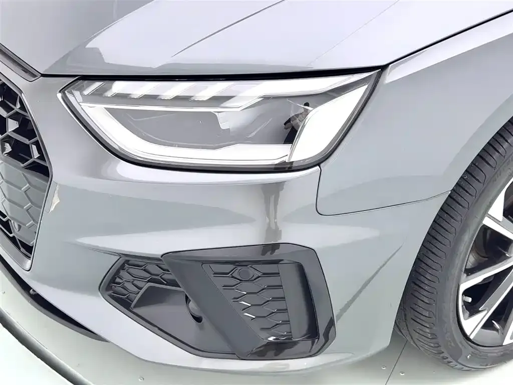 Audi A4L 2023 из CN, фото 10
