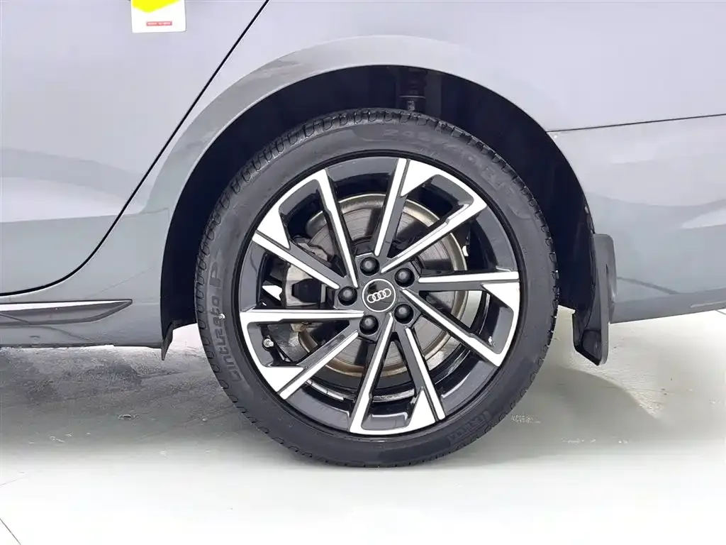 Audi A4L 2023 из CN, фото 9