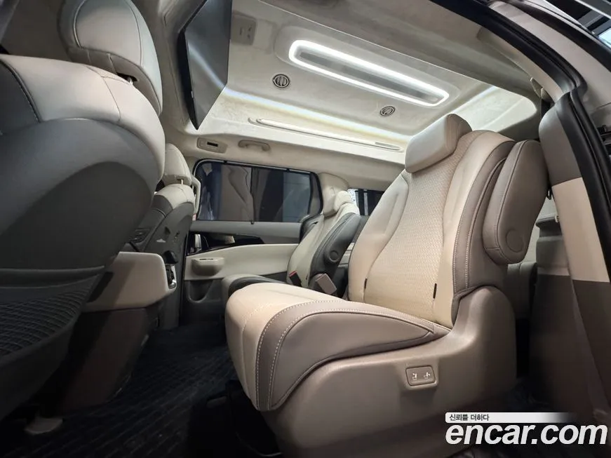 Kia Carnival — фото 10
