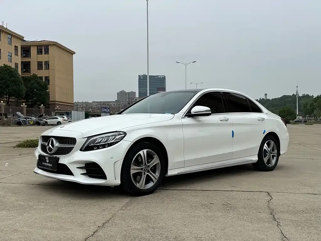 Mercedes-Benz C-Class — фото 1