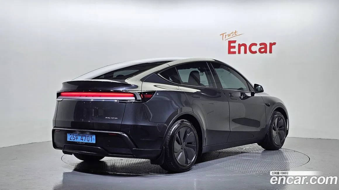 Tesla Model Y 2025 из KR, фото 2