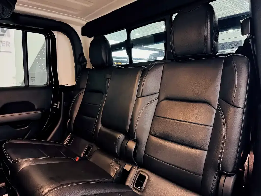 Jeep Gladiator 2023 из CN, фото 10