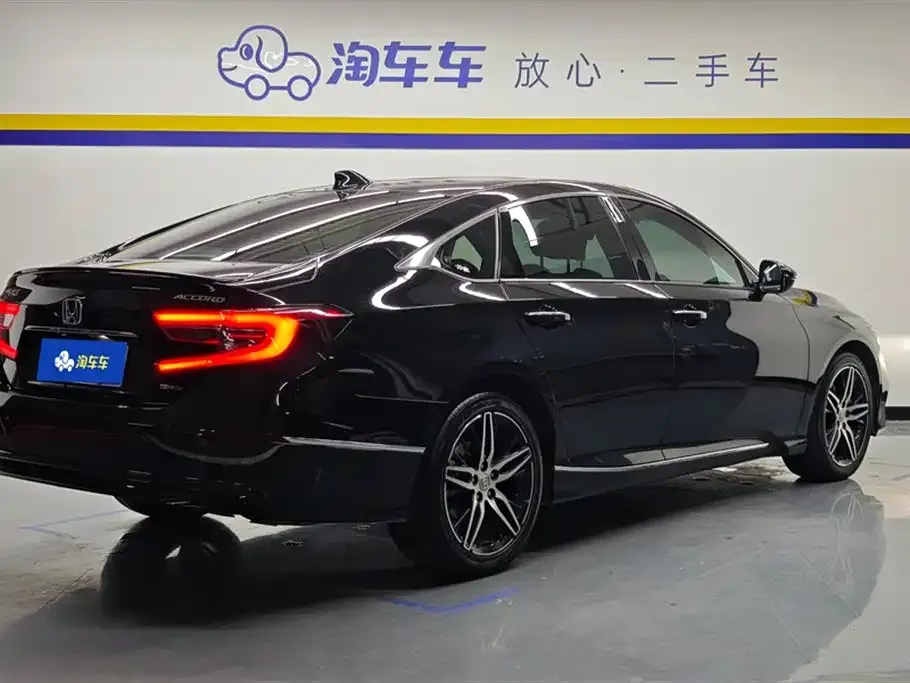 Honda Accord — фото 3