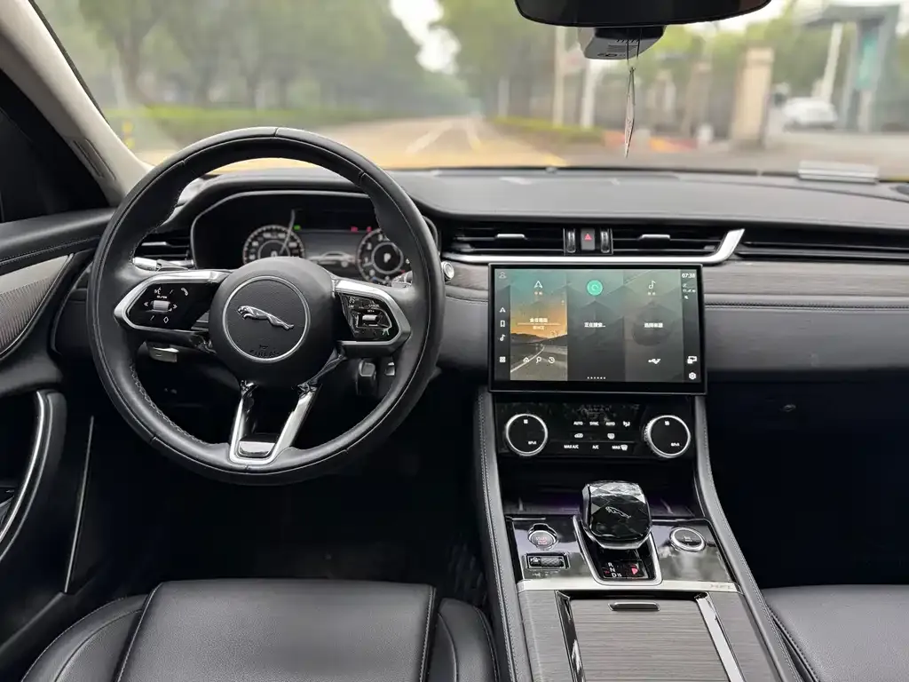 Jaguar XFL 2022 из CN, фото 9