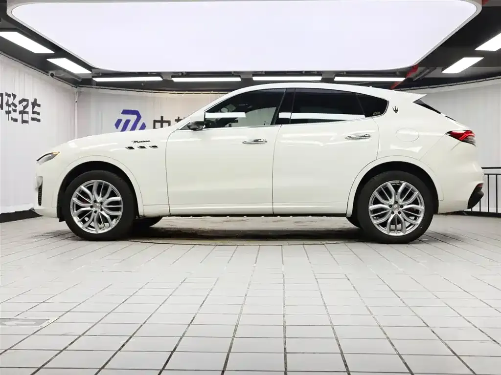 Maserati Levante — фото 3