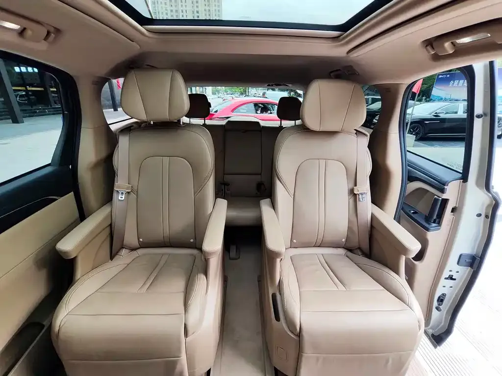 Buick GL8 2021 из CN, фото 10