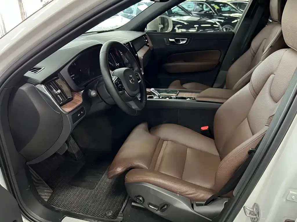 [object Object] XC60 PHEV 2025 из CN, фото 4