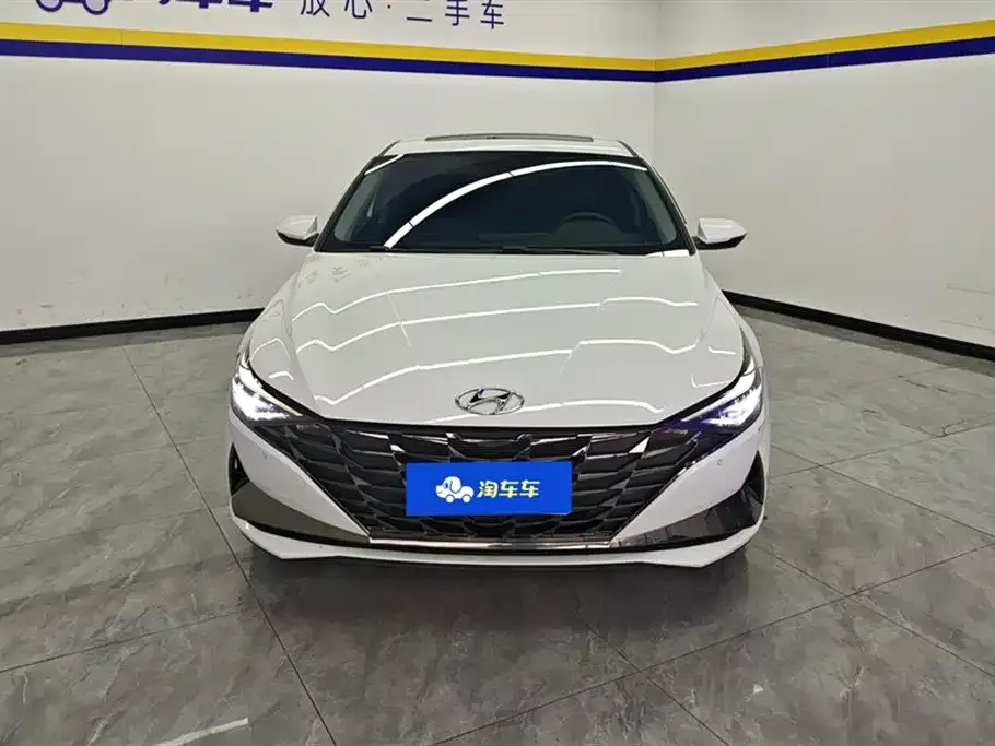 Hyundai Elantra — фото 2