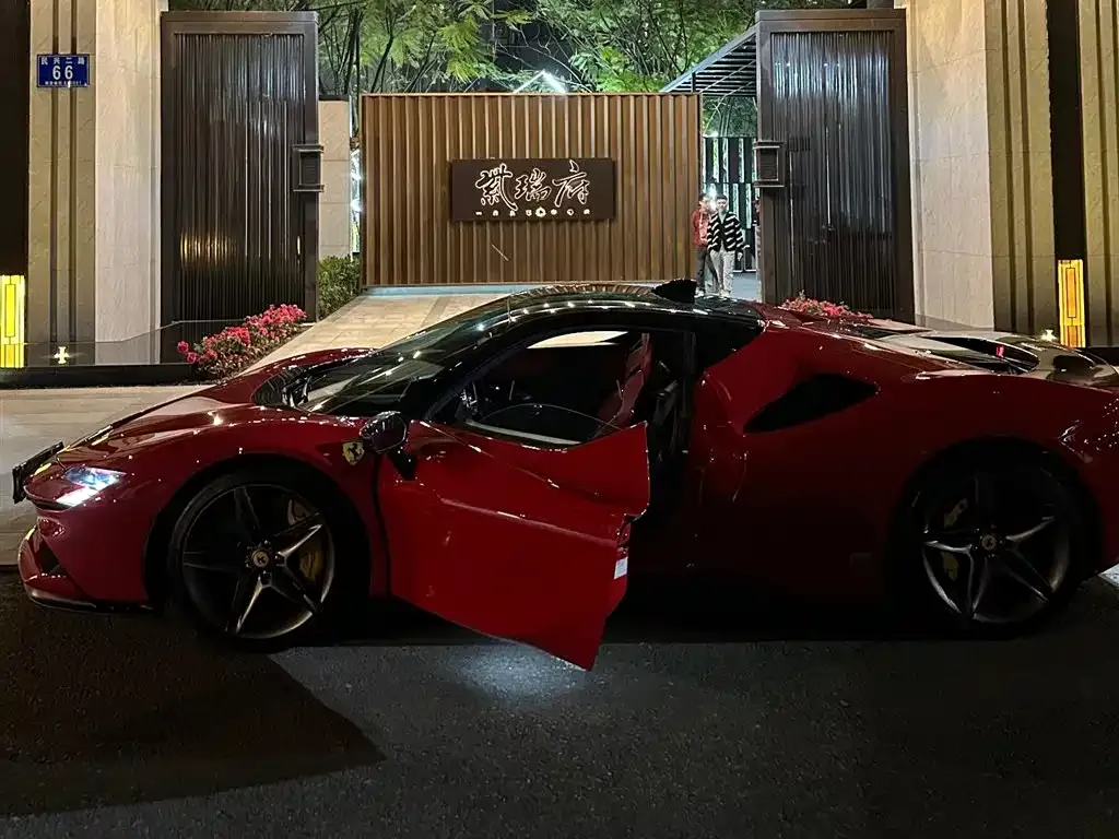 Ferrari SF90 2023 из CN, фото 7