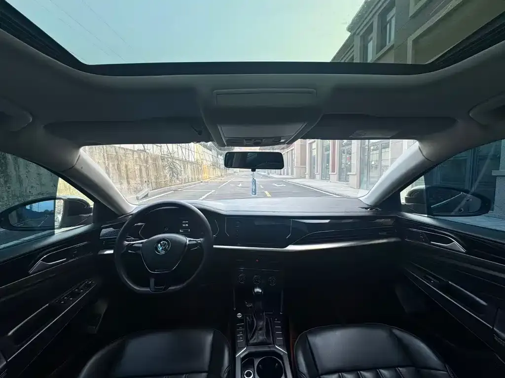 Volkswagen Passat 2021 из CN, фото 10