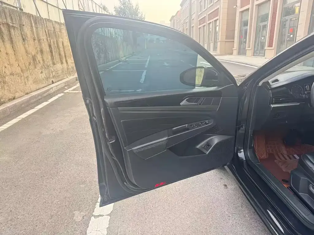 Volkswagen Passat 2021 из CN, фото 7