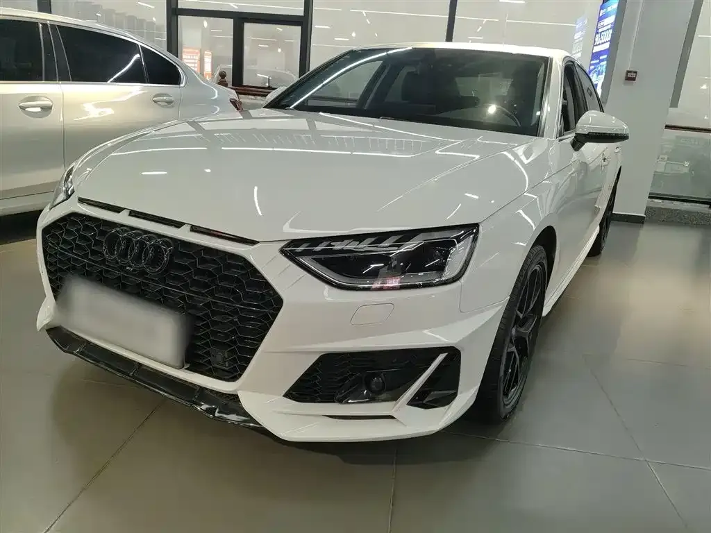 Audi A4L 2021 из CN, фото 1