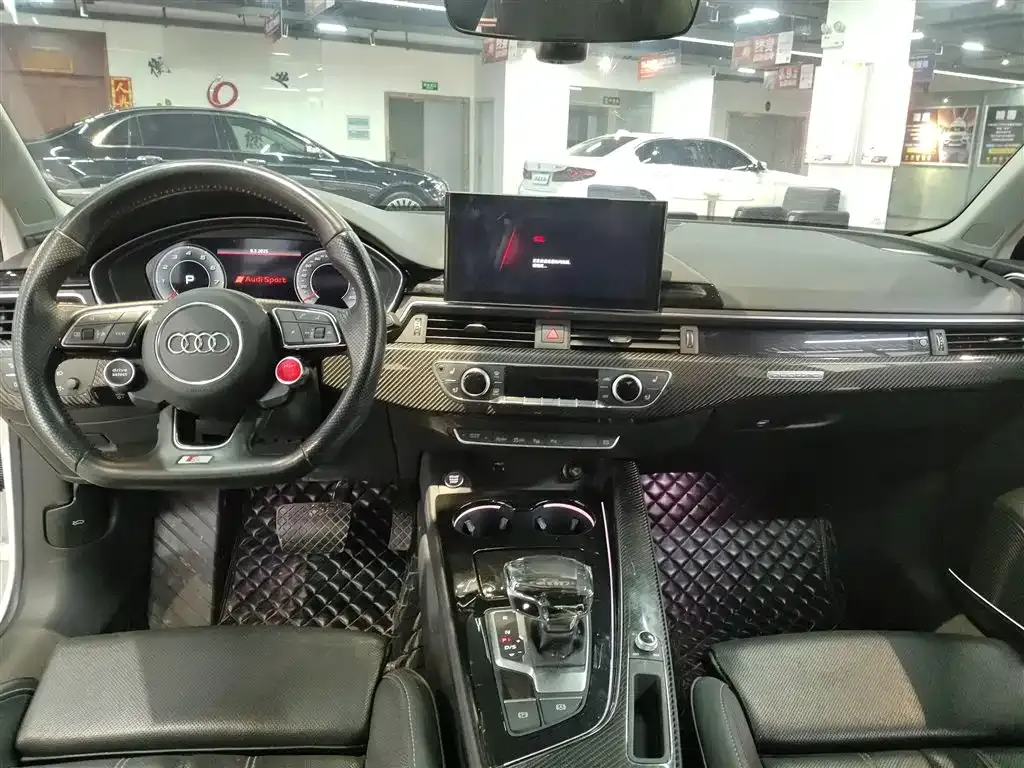 Audi A4L 2021 из CN, фото 10