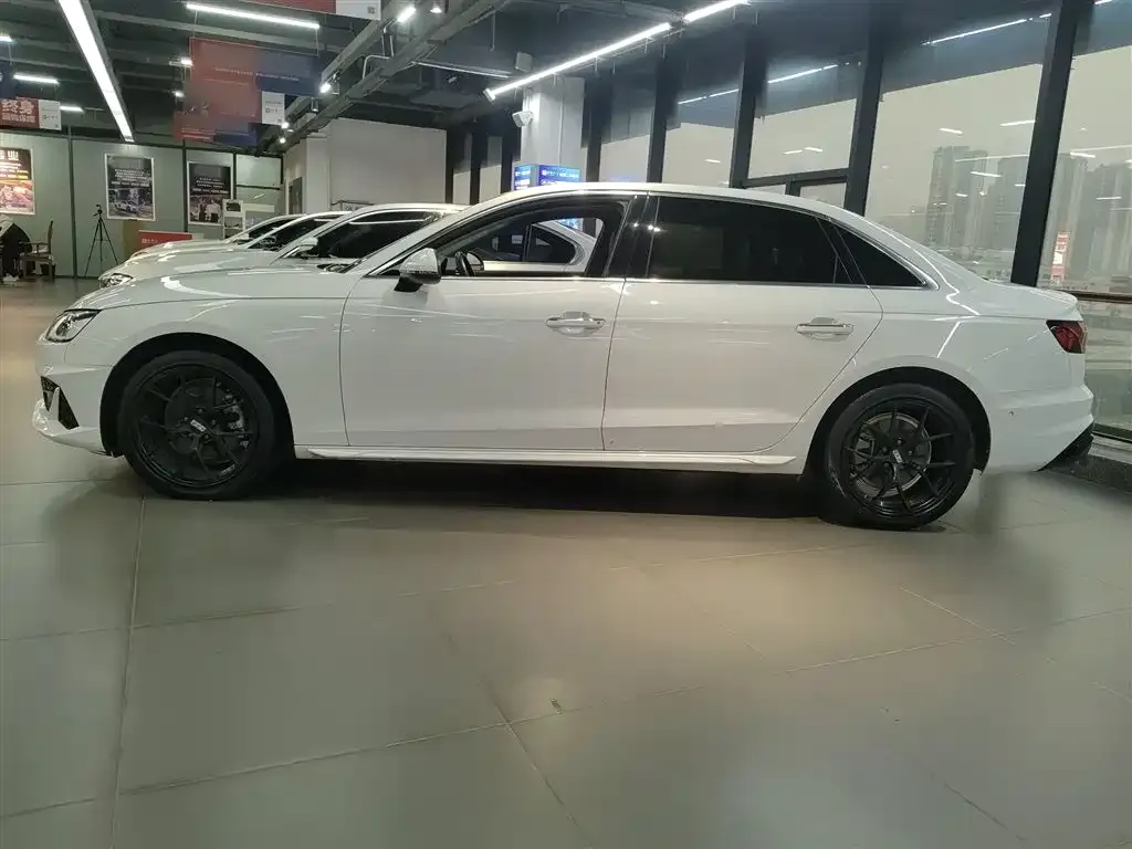 Audi A4L 2021 из CN, фото 5