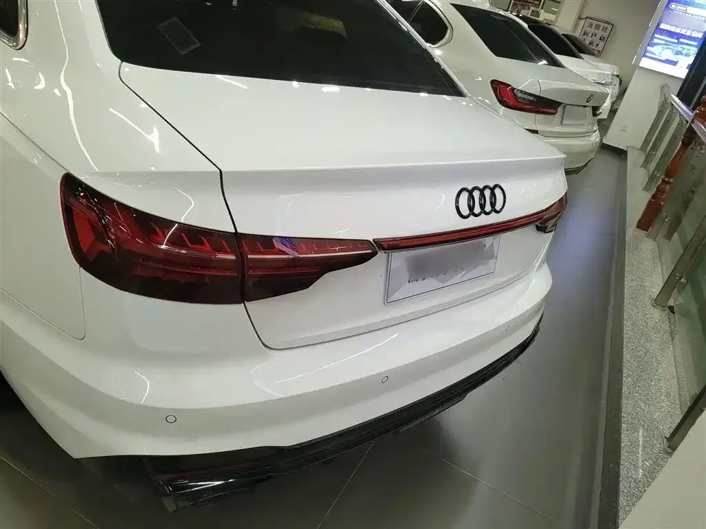 Audi A4L 2021 из CN, фото 6