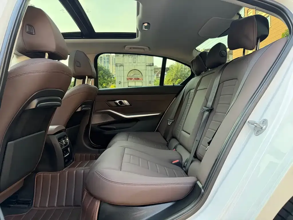 BMW 3 Series 2021 из CN, фото 7