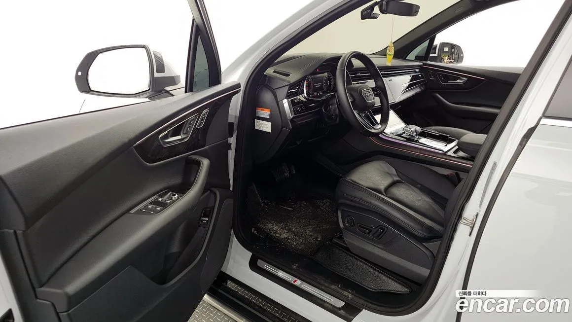 Audi Q7 2023 из KR, фото 10