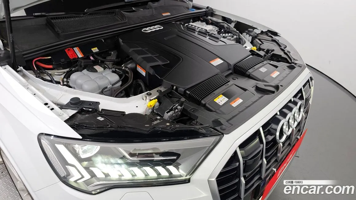 Audi Q7 2023 из KR, фото 6