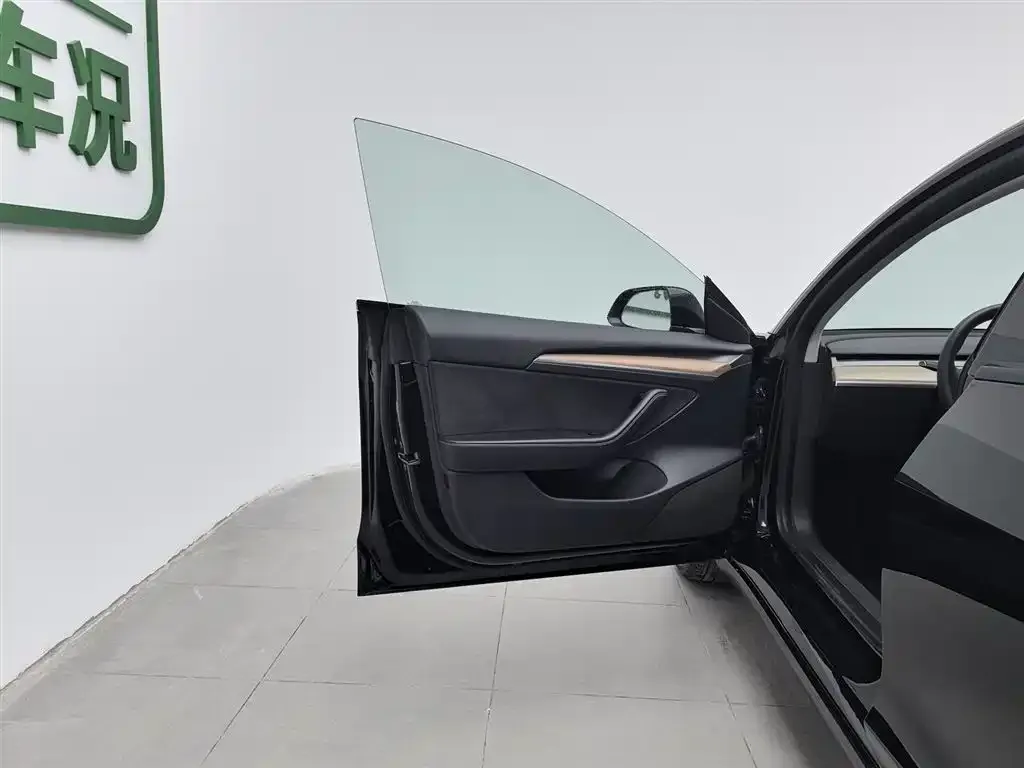 Tesla Model 3 2023 из CN, фото 8