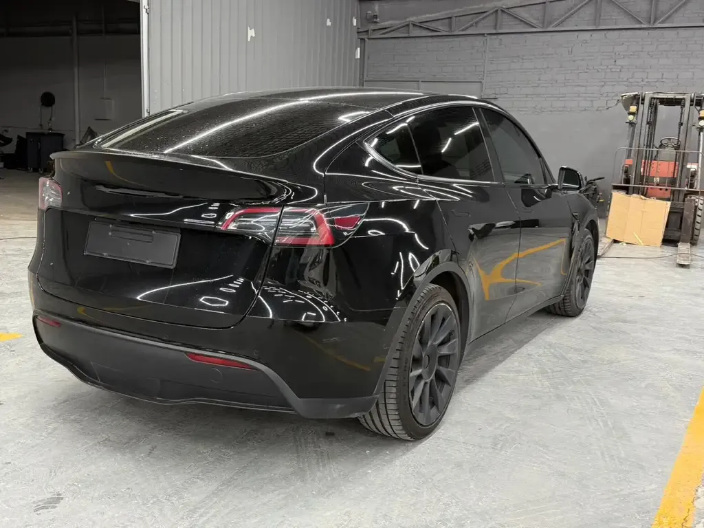 Tesla Model Y — фото 5