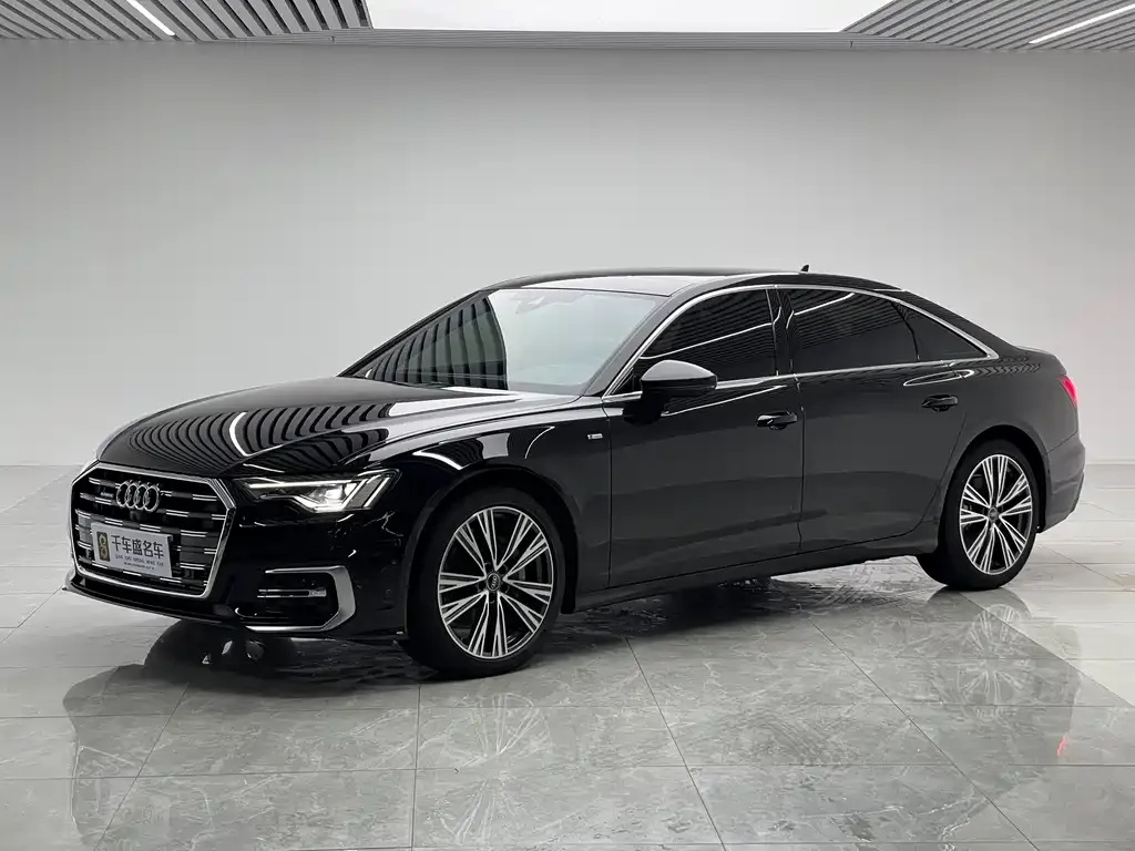 Audi A6L — фото 1