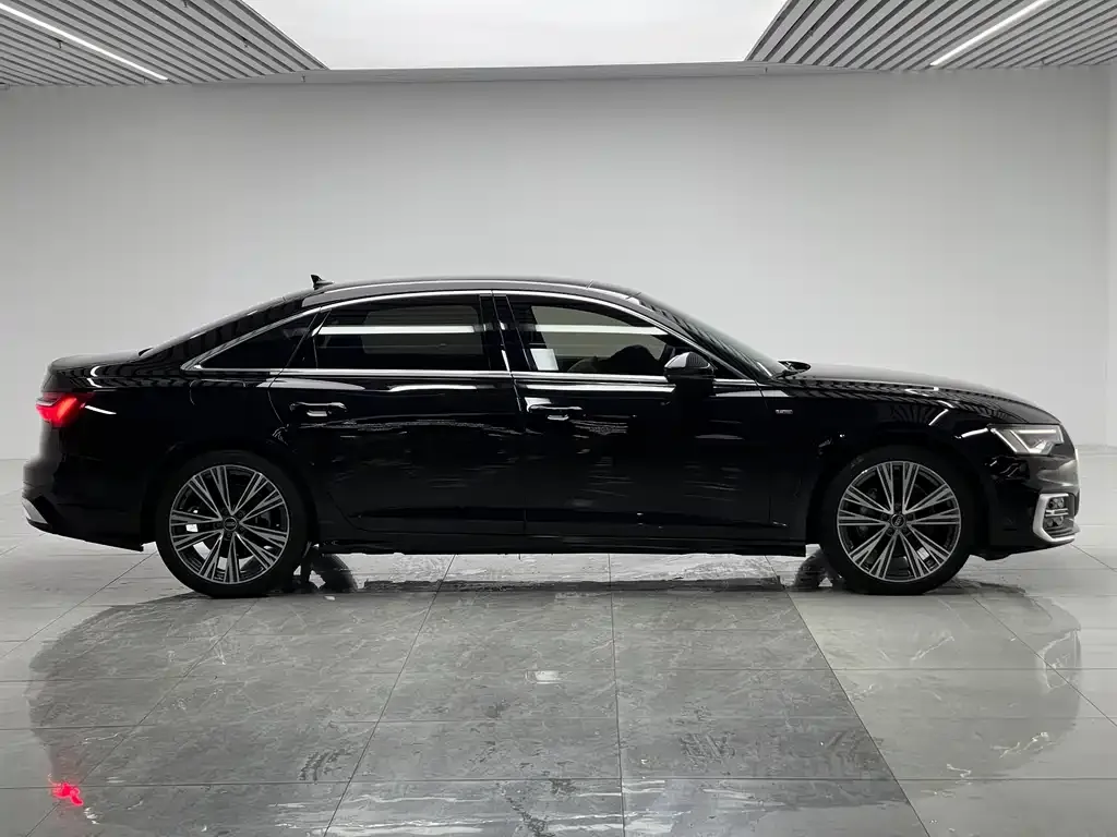 Audi A6L — фото 8
