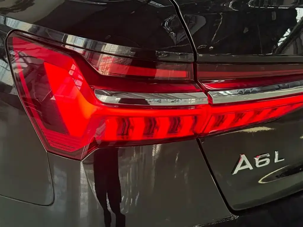 Audi A6L 2023 из CN, фото 5