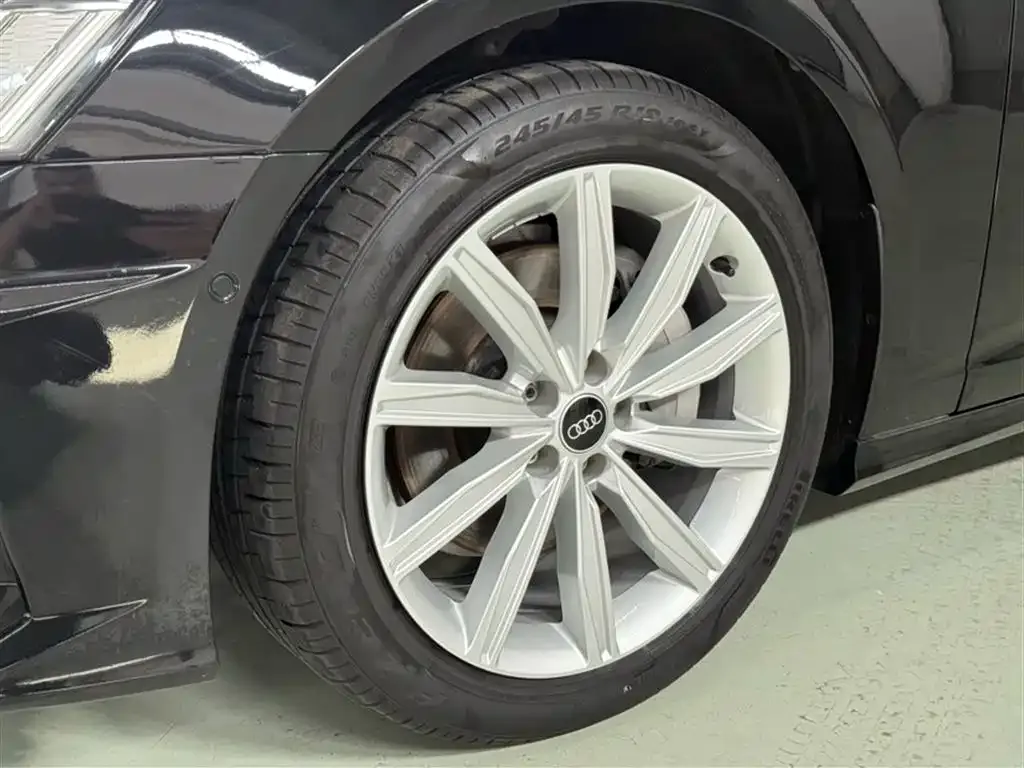Audi A6L 2023 из CN, фото 7