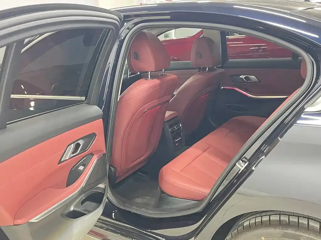 BMW 3 Series 2025 из CN, фото 7