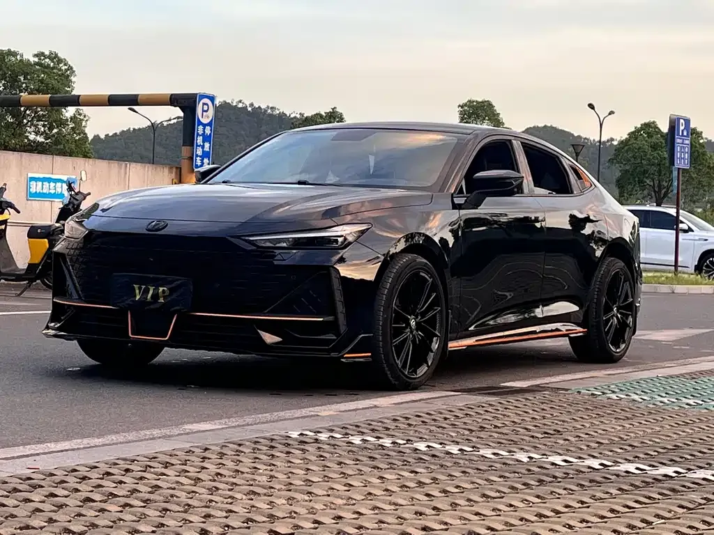 Changan UNI-V 2023 из CN, фото 1
