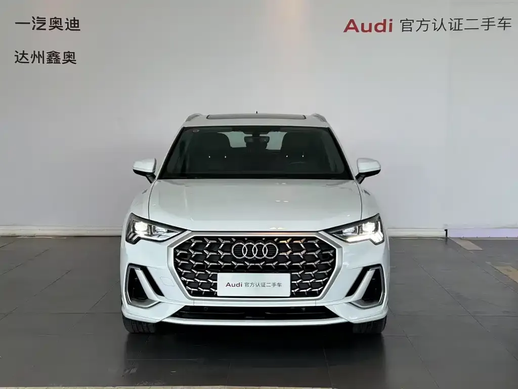 Audi Q3 — фото 1