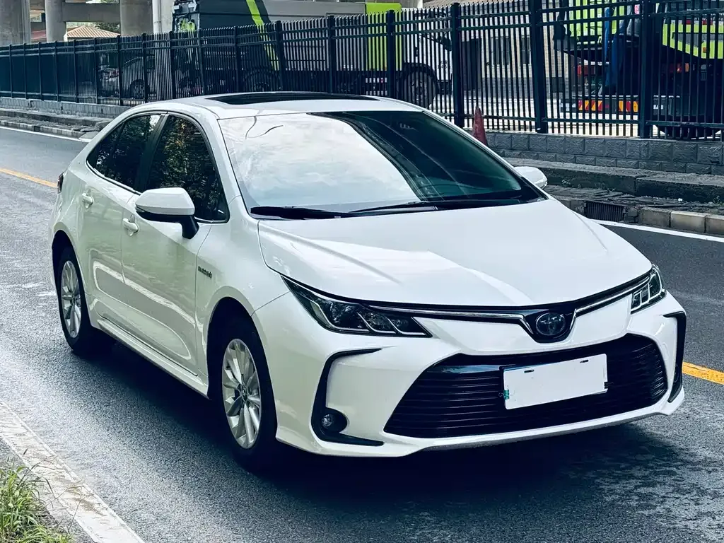 Toyota Corolla — фото 3
