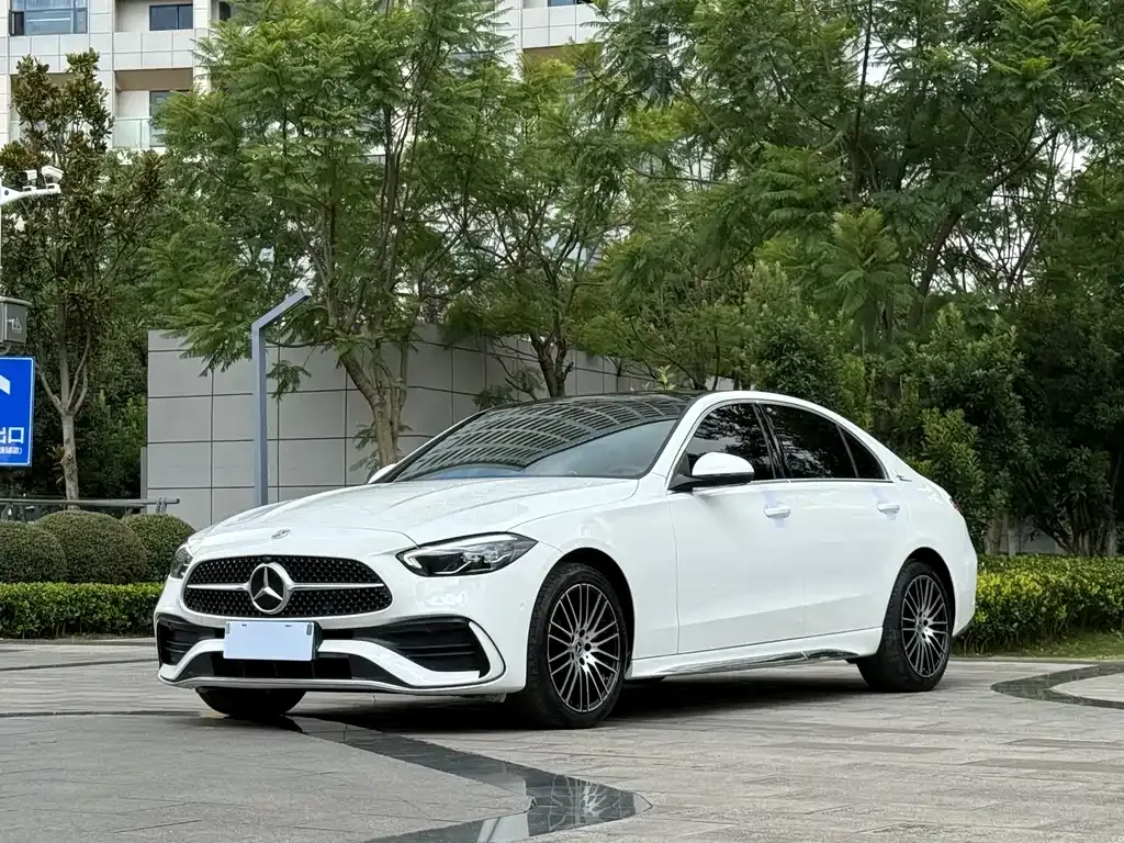 Mercedes-Benz C-Class — фото 1