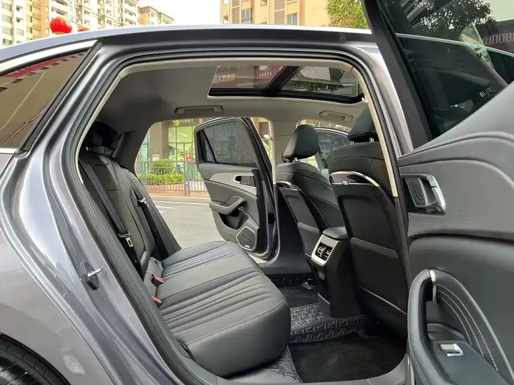 Hongqi H5 2024 из CN, фото 6