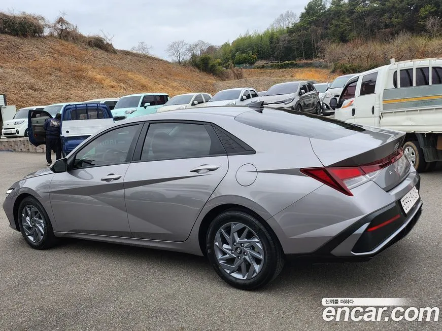 Hyundai AVANTE — фото 5