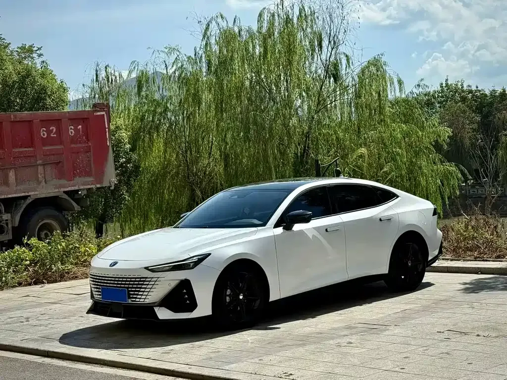 Changan UNI-V 2023 из CN, фото 1