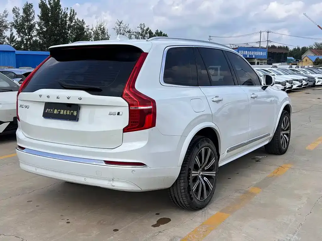 Volvo XC90 2023 из CN, фото 4