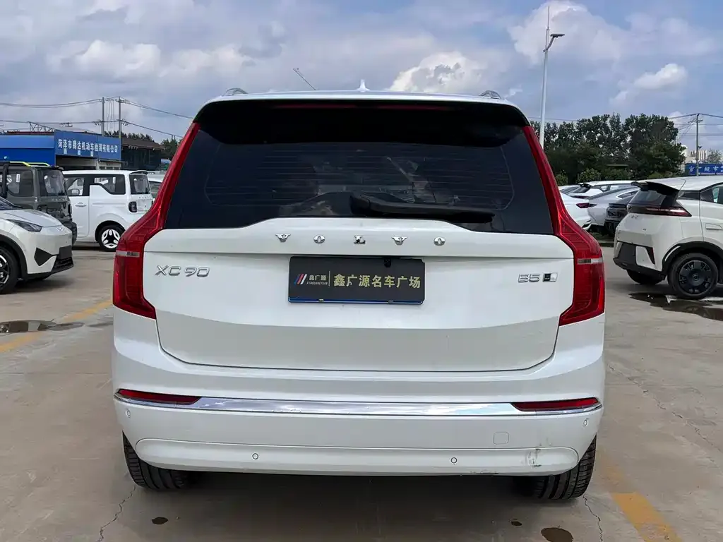 Volvo XC90 2023 из CN, фото 7