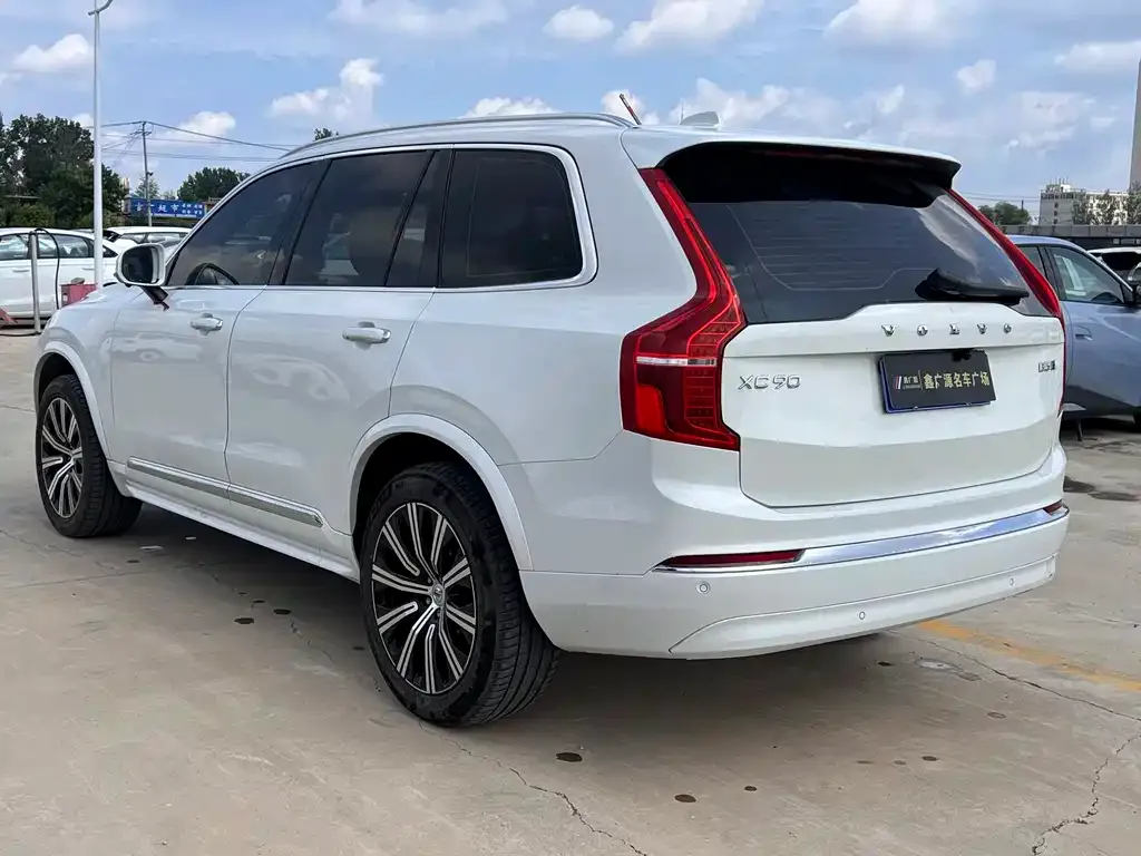 Volvo XC90 2023 из CN, фото 8