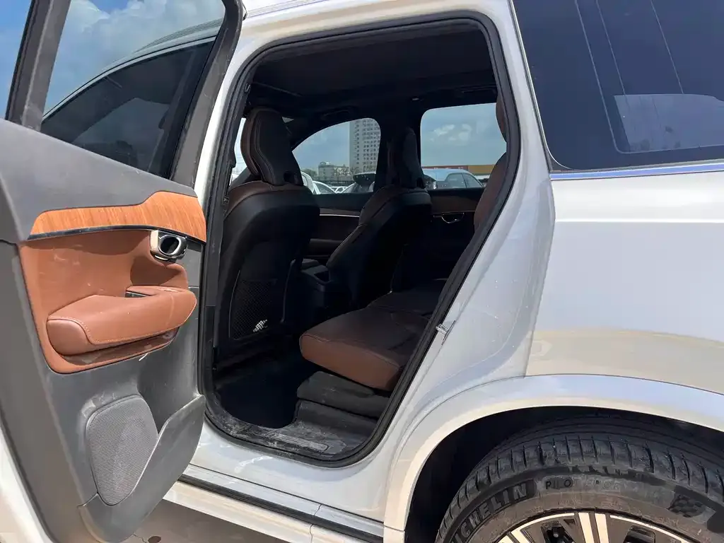 Volvo XC90 2023 из CN, фото 9