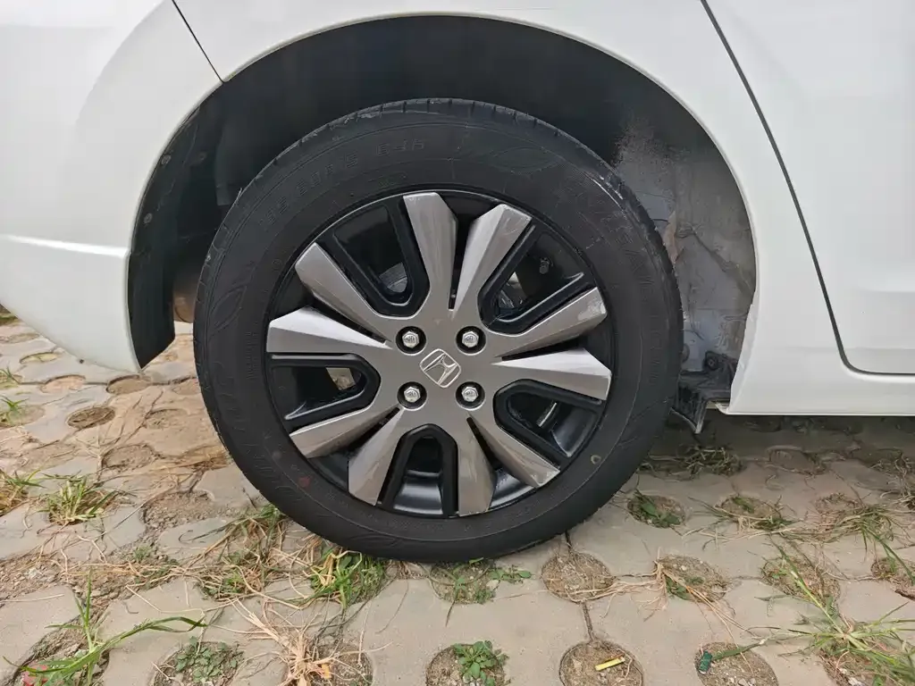 Honda Fit — фото 8