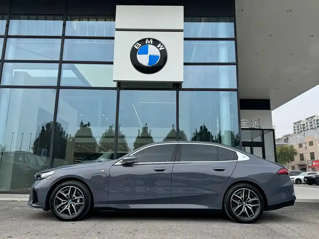 BMW i5 2025 из CN, фото 4