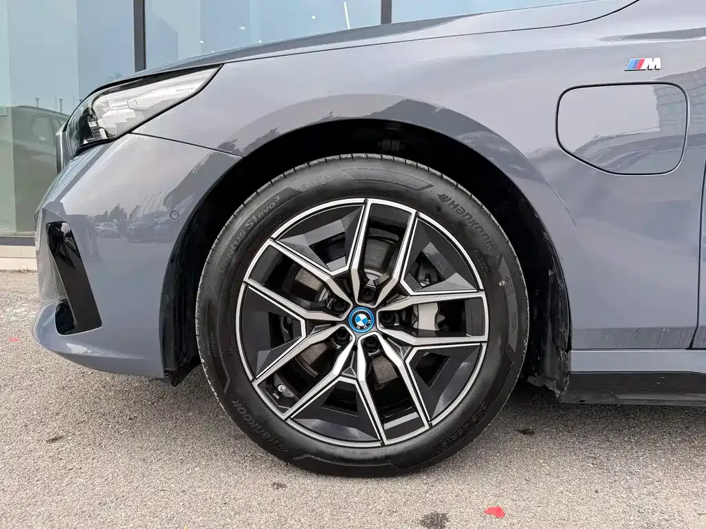 BMW i5 2025 из CN, фото 5