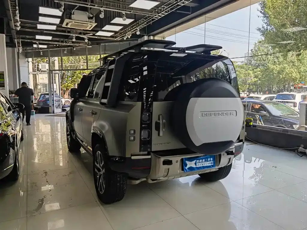 Land Rover Defender — фото 4