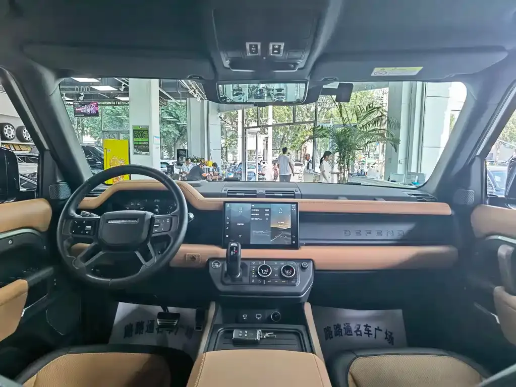 Land Rover Defender — фото 7