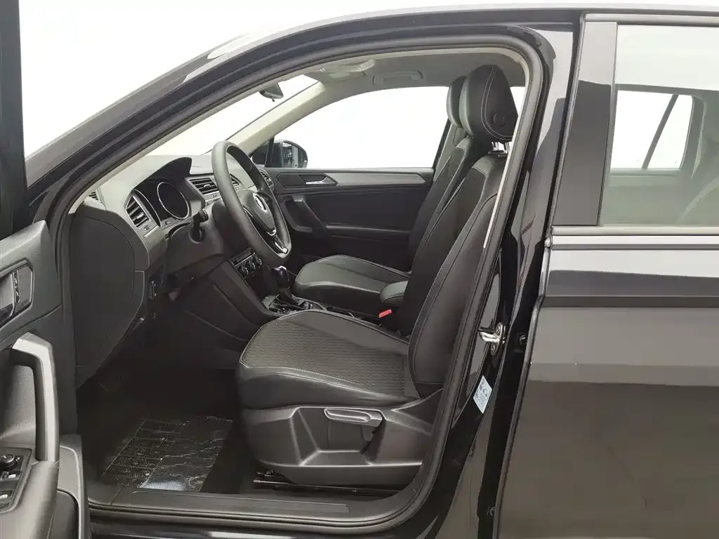 Volkswagen Tiguan L 2021 из CN, фото 10