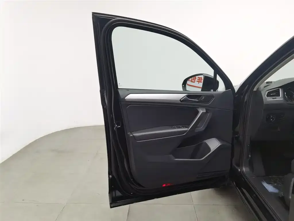 Volkswagen Tiguan L 2021 из CN, фото 8