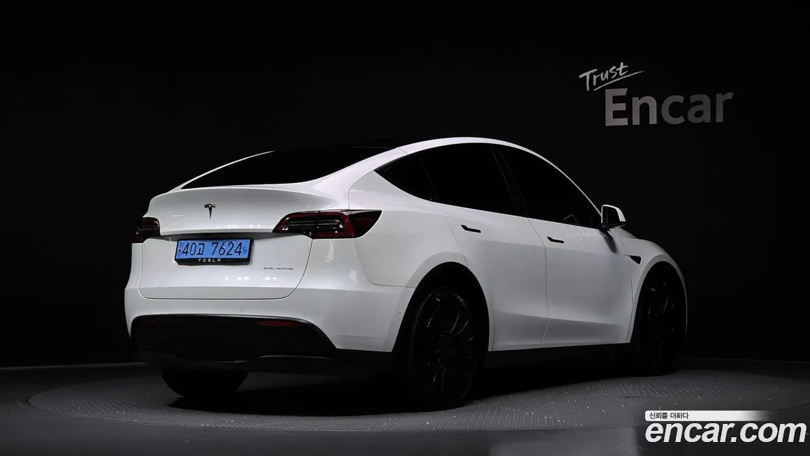 Tesla Model Y — фото 2