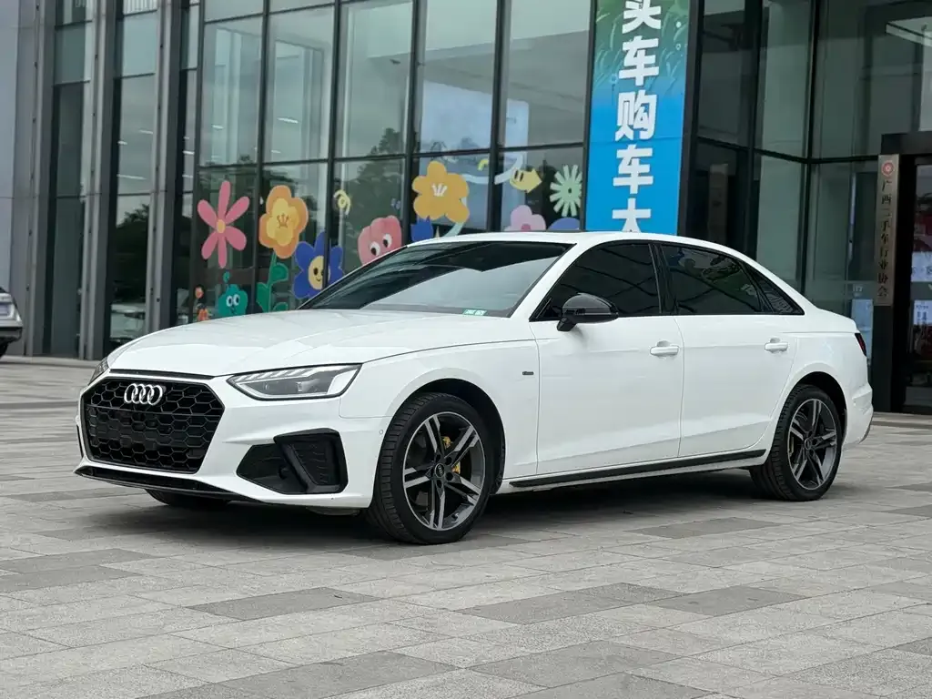 Audi A4L 2022 из CN, фото 1