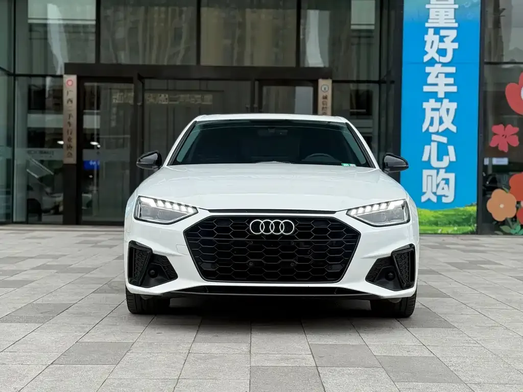 Audi A4L 2022 из CN, фото 2